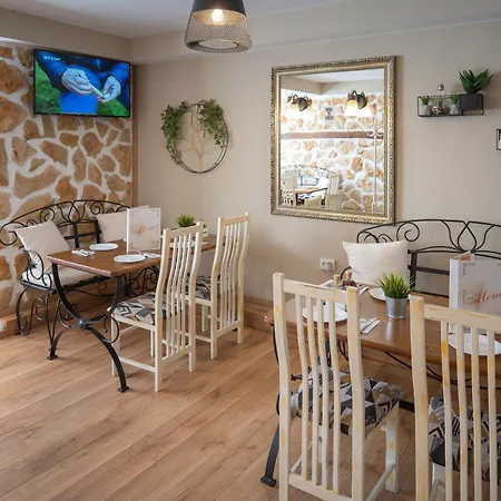 Rodos House 게스트하우스 3*